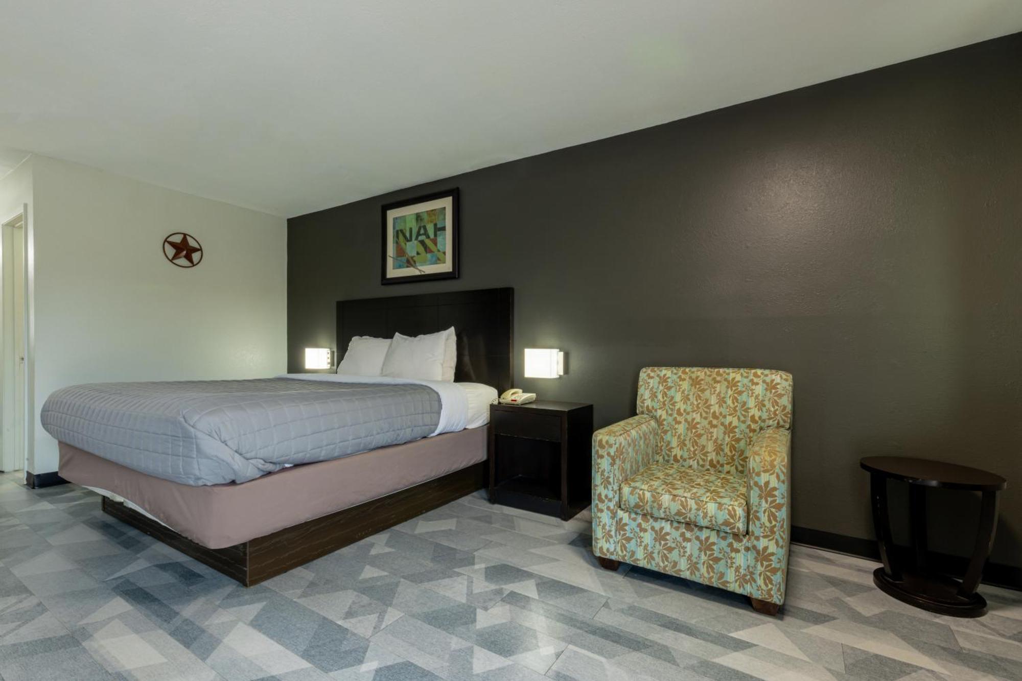 Freer Executive Inn And Studios 外观 照片