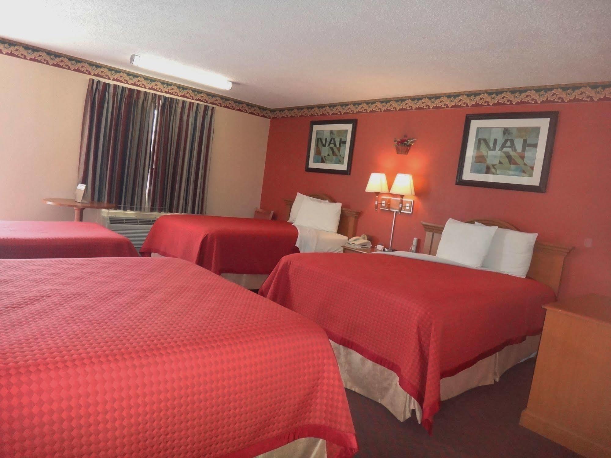 Freer Executive Inn And Studios 外观 照片